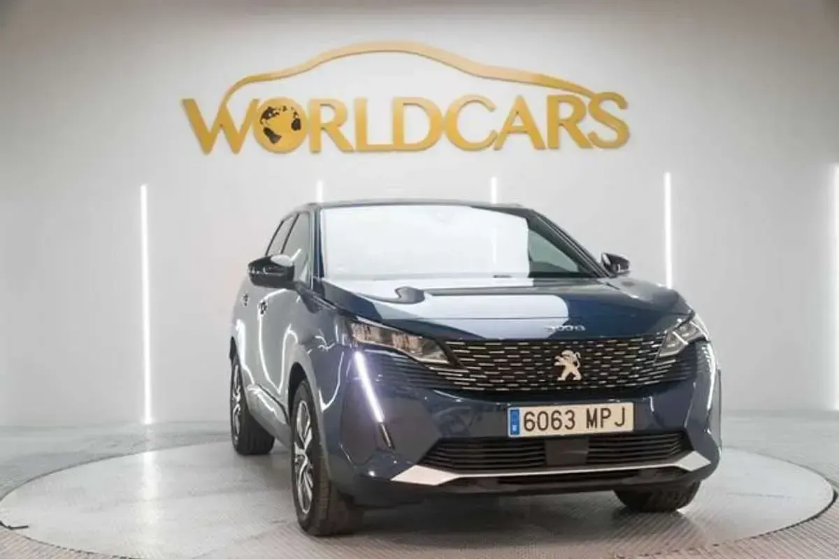 Usado Peugeot 3008 GT 131 CV (96 kW) 2024 Azul SUV