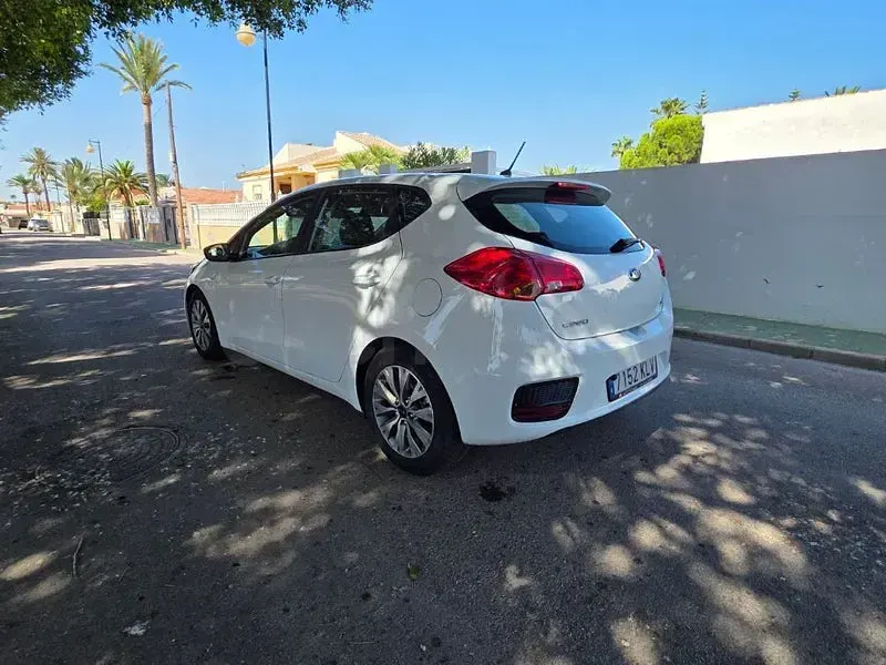Usado Kia Ceed GT 90 CV (66 kW) 2018 Blanco Berlina