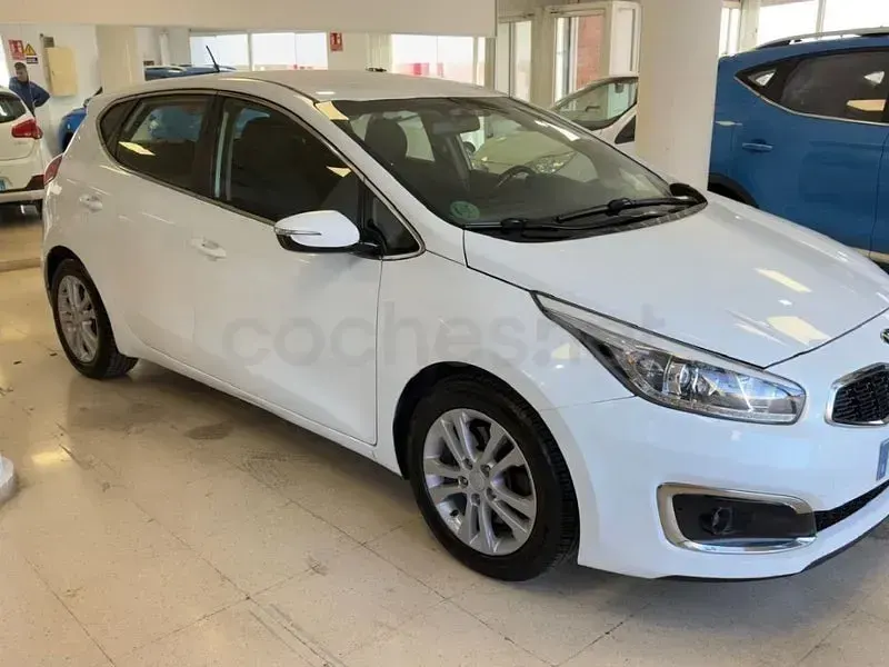 Usado Kia Ceed 100 CV (73 kW) 2012 Blanco Utilitario