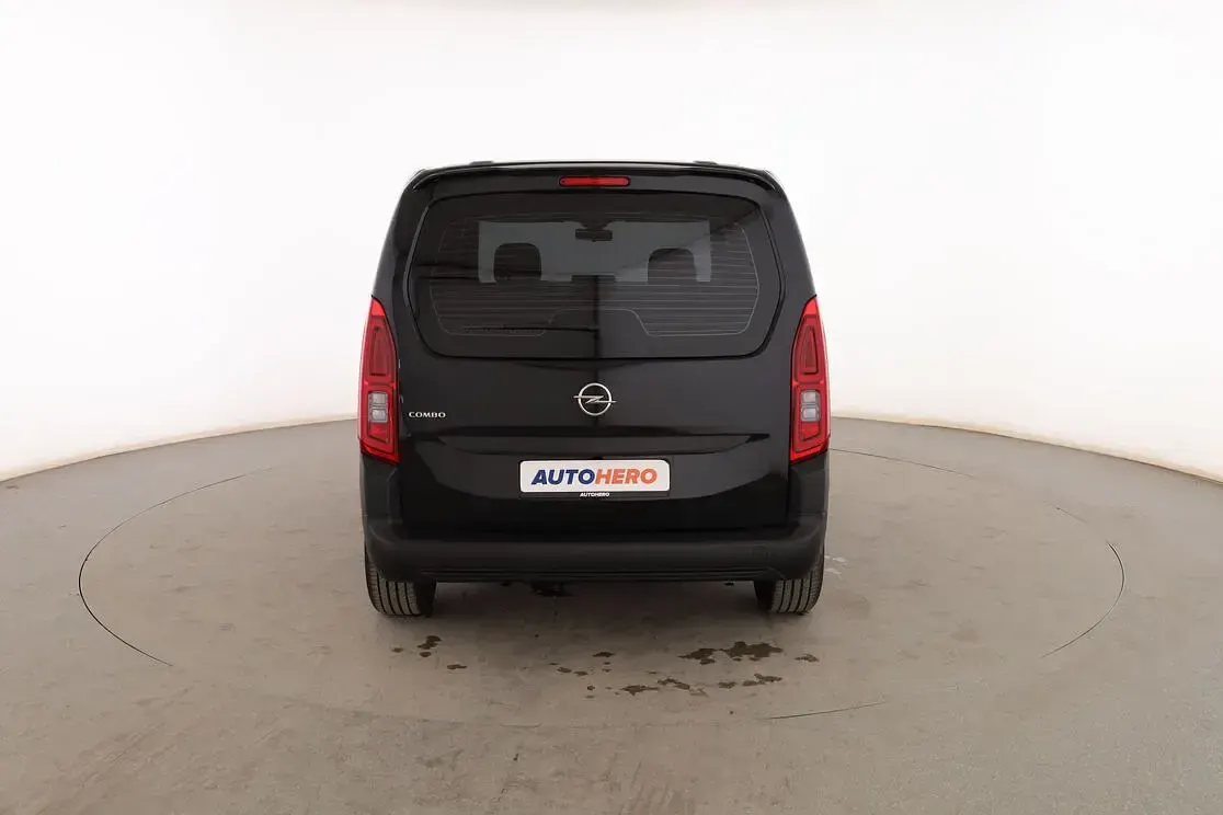 Usado Opel Combo Life Edition 102 CV (75 kW) 2022 Negro Monovolumen