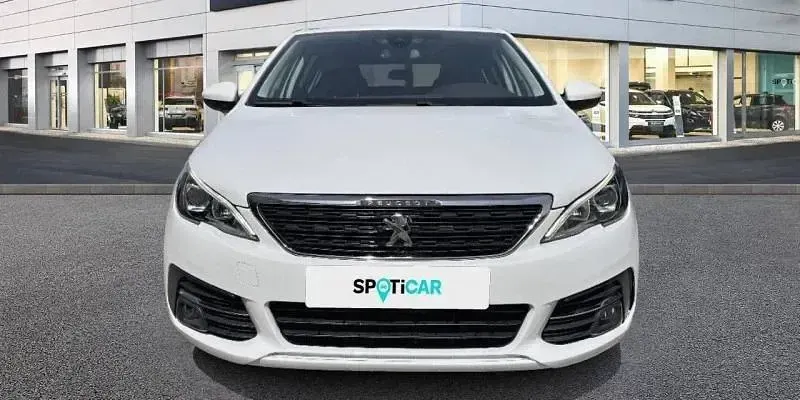 Usado Peugeot 308 Style 110 CV (80 kW) 2019 Blanco