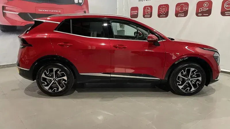 Usado Kia Sportage 136 CV (100 kW) 2024 Rojo SUV