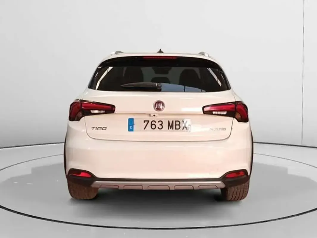 Usado Fiat Tipo Cross 131 CV (96 kW) 2022 Blanco Utilitario