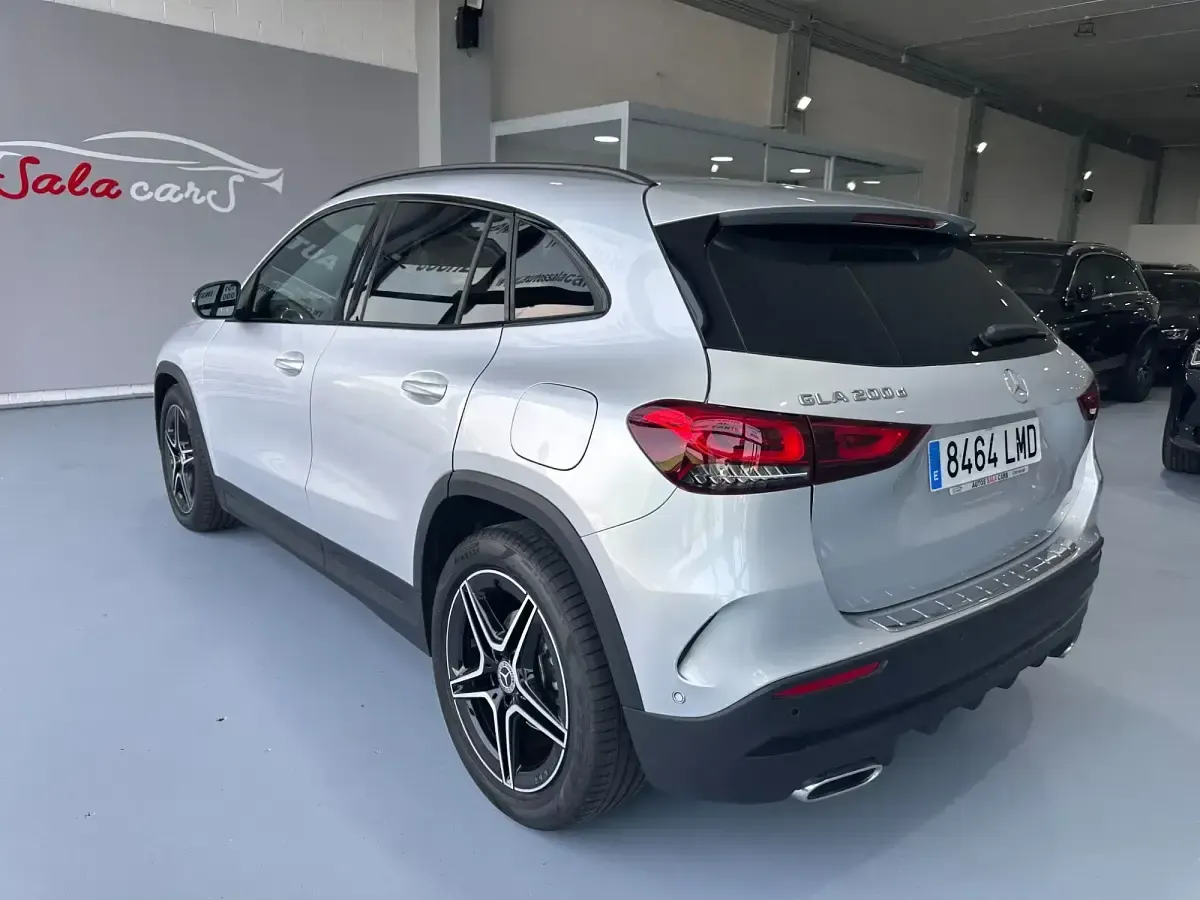 Usado Mercedes GLA200 150 CV (110 kW) 2021 Gris SUV