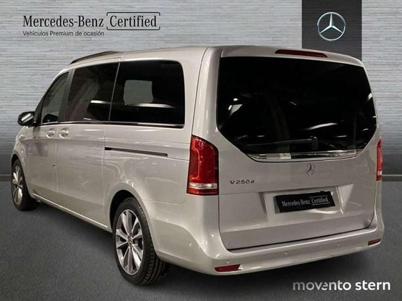 Nuevo Mercedes V250 190 CV (139 kW) 2025 Plateado Monovolumen