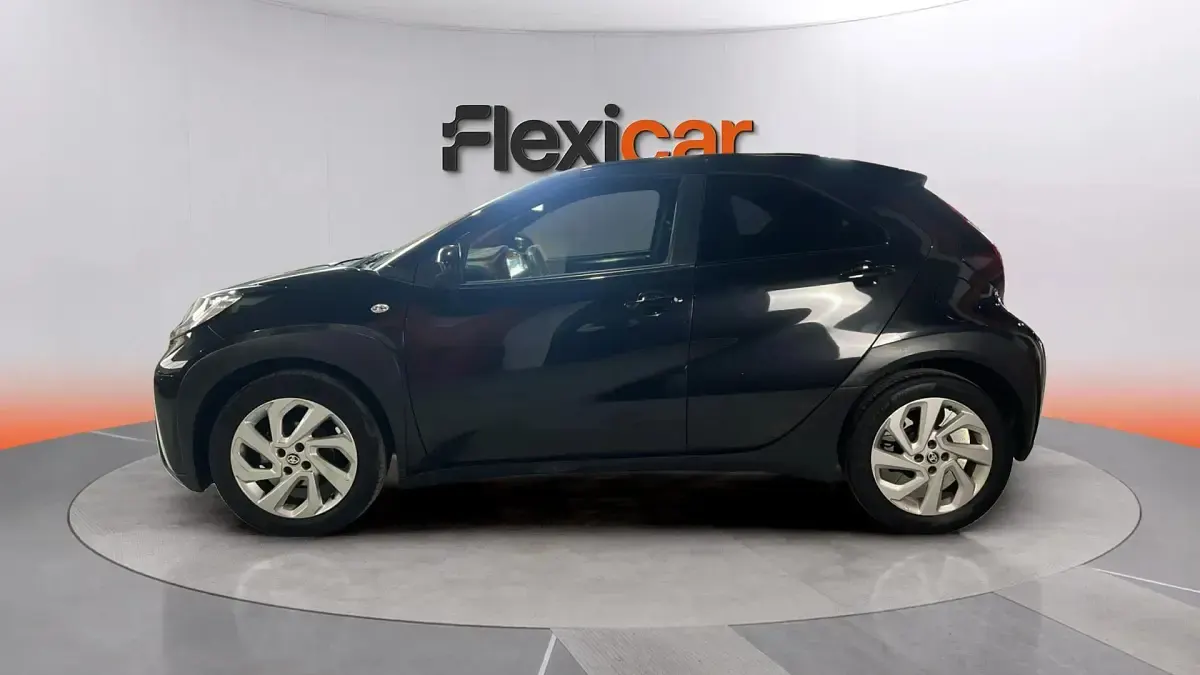 Usado Toyota Aygo X 72 CV (52 kW) 2024 Negro SUV