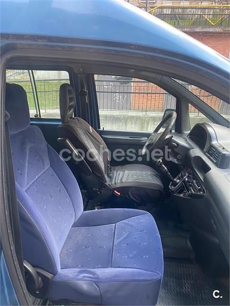 Usado Fiat Doblò Dynamic 105 CV (77 kW) 2009 Gris / plata Monovolumen