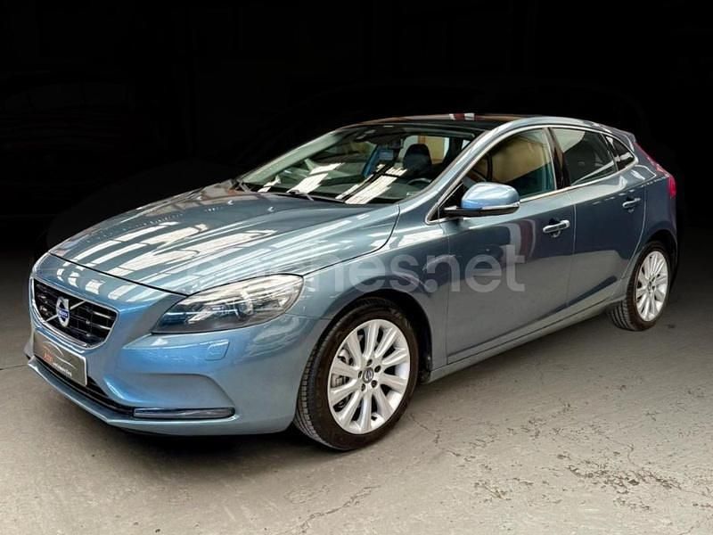 Usado Volvo V40 Momentum 120 CV (88 kW) 2012 Azul Familiar