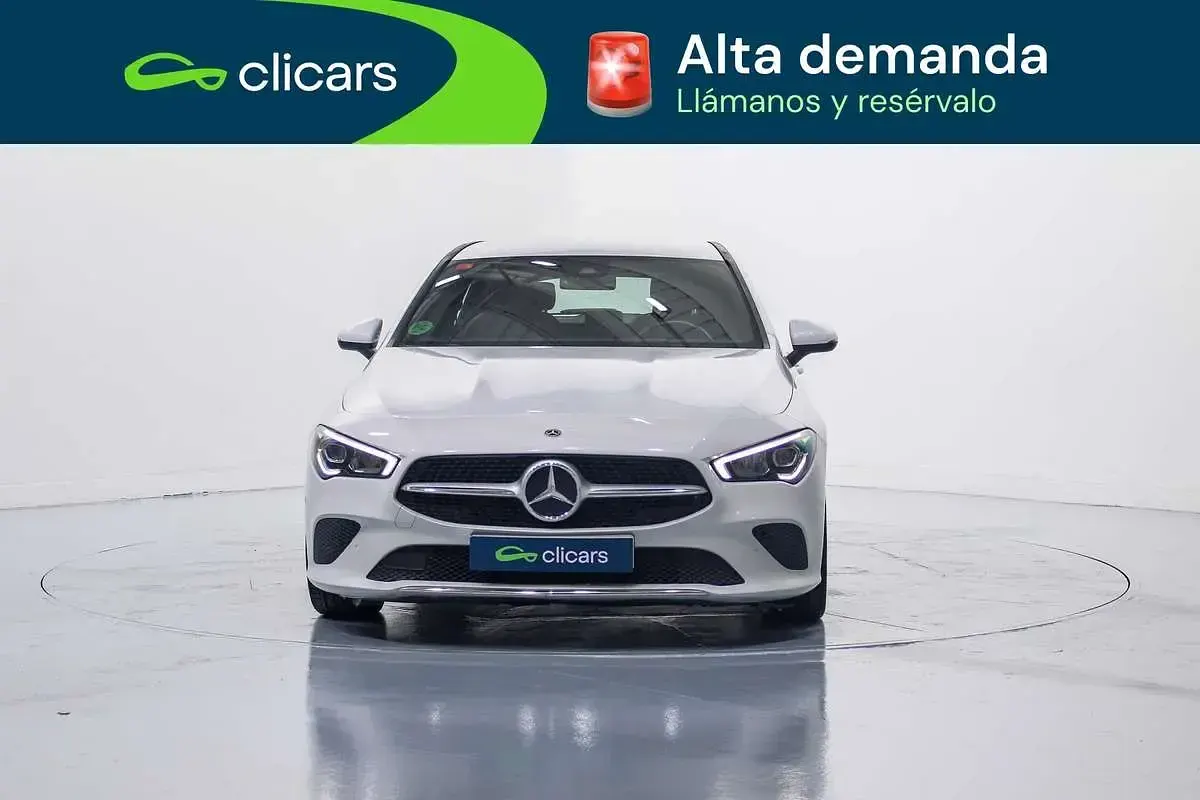 Usado Mercedes CLA220 Shooting Brake 190 CV (139 kW) 2021 Blanco Familiar