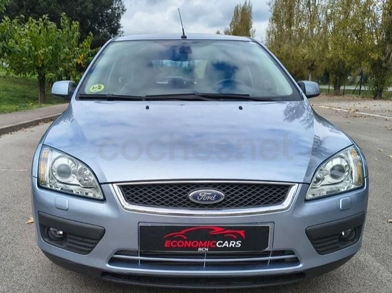 Używany Ford Focus Ghia 109 KM (80 kW) 2006 Niebieski Sedan/Limuzyna