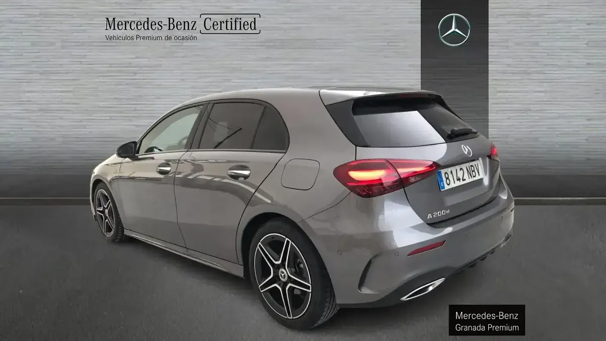 Usado Mercedes A200 150 CV (110 kW) 2025 Gris Berlina