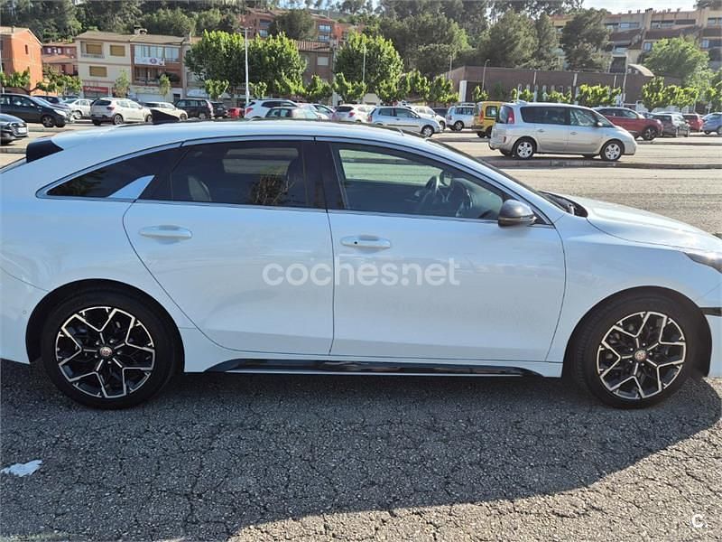 Usado Kia ProCeed GT-Line 120 CV (88 kW) 2023 Blanco Familiar