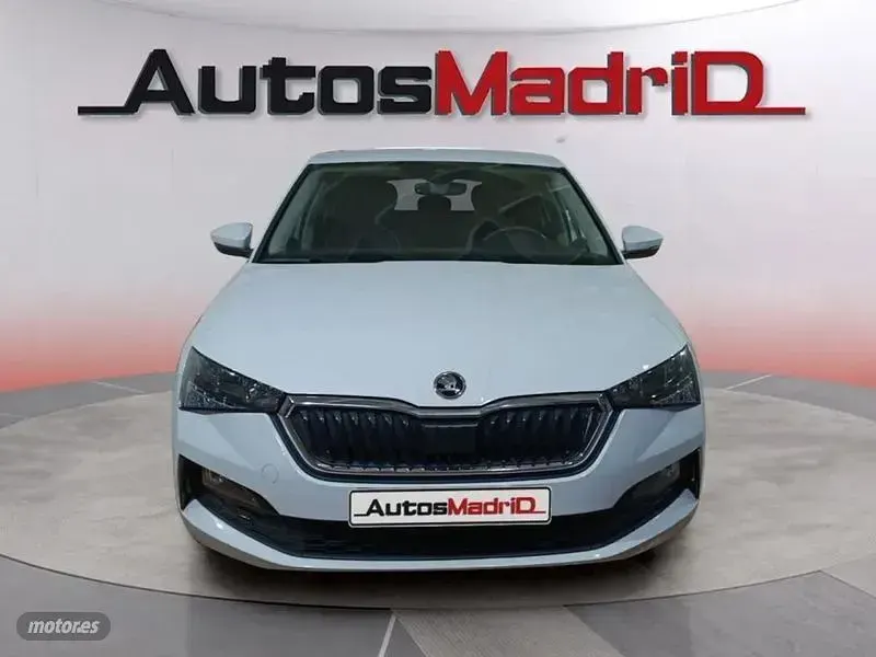 Usado Skoda Scala 110 CV (80 kW) 2023 Blanco Utilitario