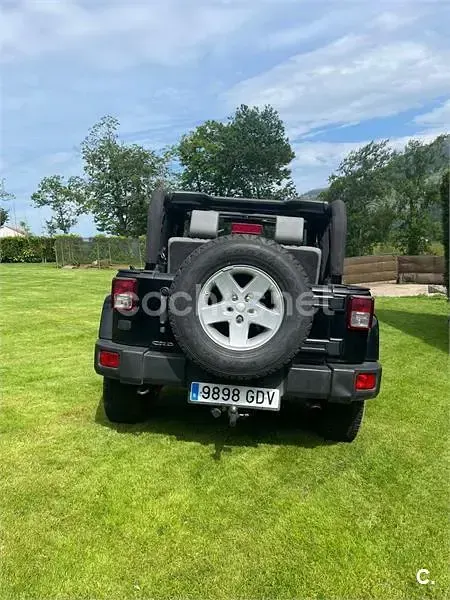 Usado Jeep Wrangler Sahara 177 CV (130 kW) 2008 Negro SUV