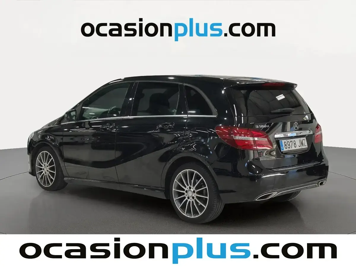 Usado Mercedes B180 109 CV (80 kW) 2016 Negro Monovolumen