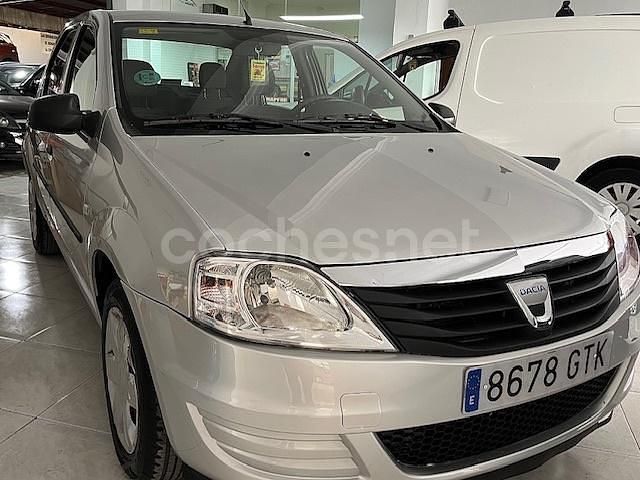 Usado Dacia Logan Ambiance 75 CV (55 kW) 2010 Gris / plata Berlina