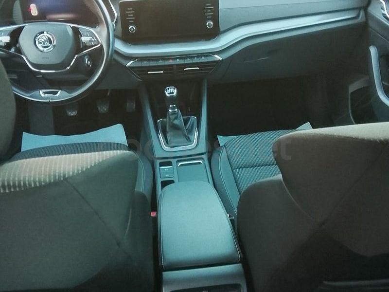 Usado Skoda Octavia Ambition 115 CV (84 kW) 2020 Gris / plata Familiar