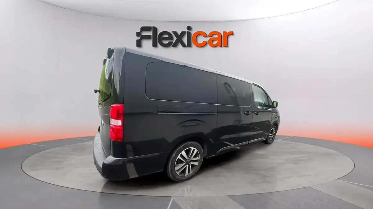 Używany Peugeot Traveller Business-Line 180 KM (132 kW) 2024 Czarny Minivan