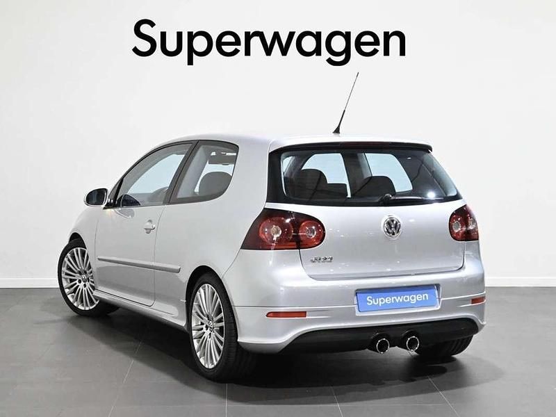Usado VW Golf IV R 250 CV (183 kW) 2006 Gris Utilitario