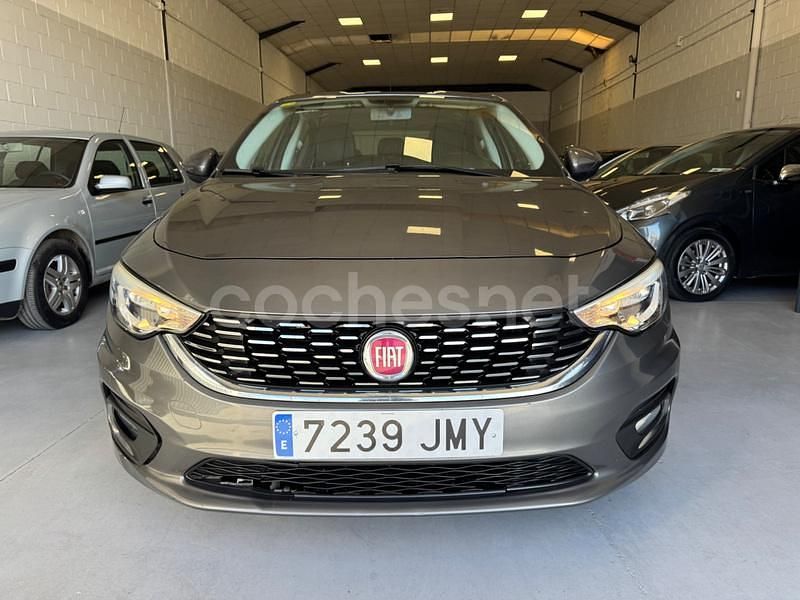 Usado Fiat Tipo Lounge 95 CV (69 kW) 2015 Azul Berlina