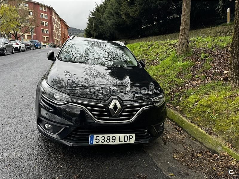 Usado Renault Mégane GrandTour Zen 140 CV (102 kW) 2019 Negro Familiar