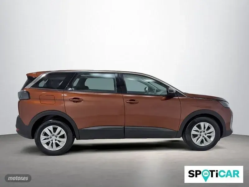 Usado Peugeot 5008 Active 131 CV (96 kW) 2022 Marrón SUV