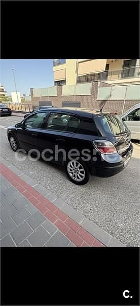 Usado Opel Astra Enjoy 100 CV (73 kW) 2007 Negro Berlina