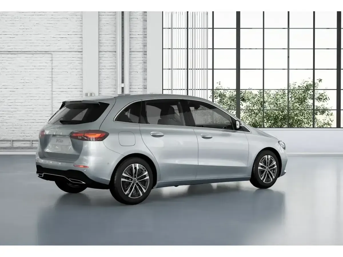Usado Mercedes B250 217 CV (159 kW) 2024 Gris Utilitario