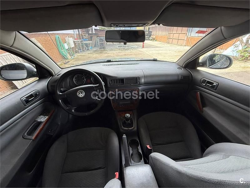 Usado VW Passat Highline 130 CV (95 kW) 2004 Beige Familiar