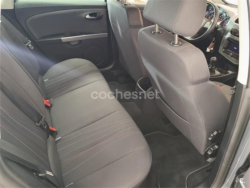 Usado Seat Leon Copa 125 CV (91 kW) 2012 Gris / plata Berlina