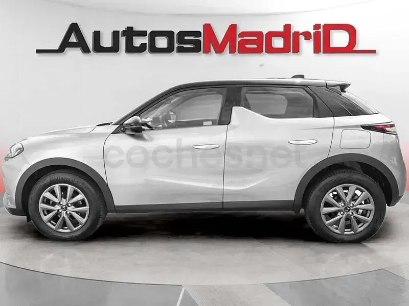 Usado DS Automobiles DS3 Crossback Performance 130 CV (95 kW) 2023 Gris / plata SUV