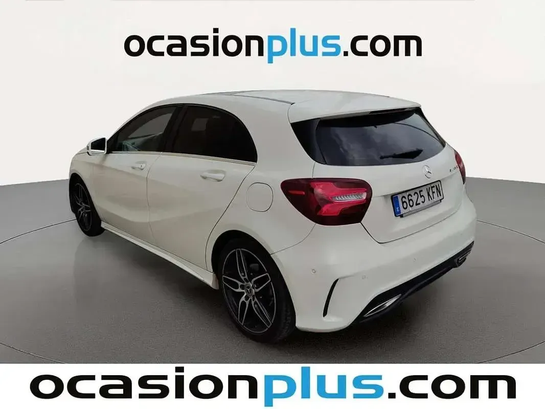Usado Mercedes A180 109 CV (80 kW) 2017 Blanco Utilitario