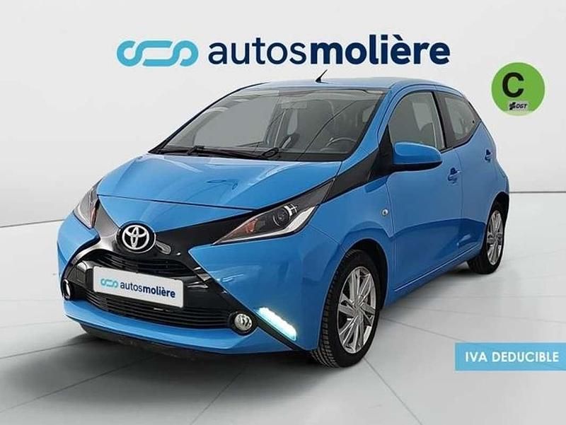 Usado Toyota Aygo X-play 72 CV (52 kW) 2017 Azul Utilitario