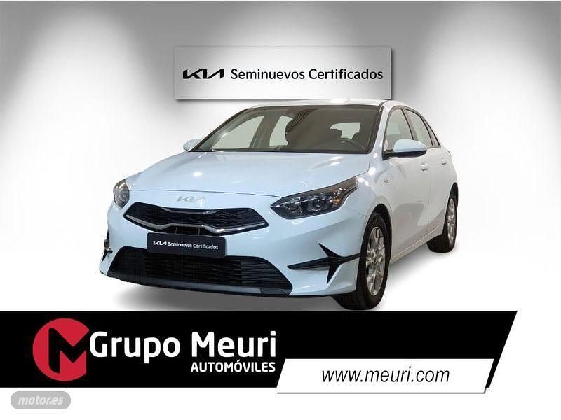 Blanco Usado 2023 Kia Ceed Utilitario | 17.000 € (Buen precio) - Imagen 1/4