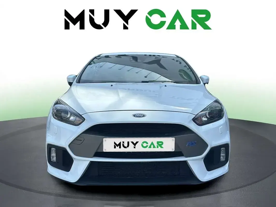 Używany Ford Focus RS 350 KM (257 kW) 2017 Biały Hatchback