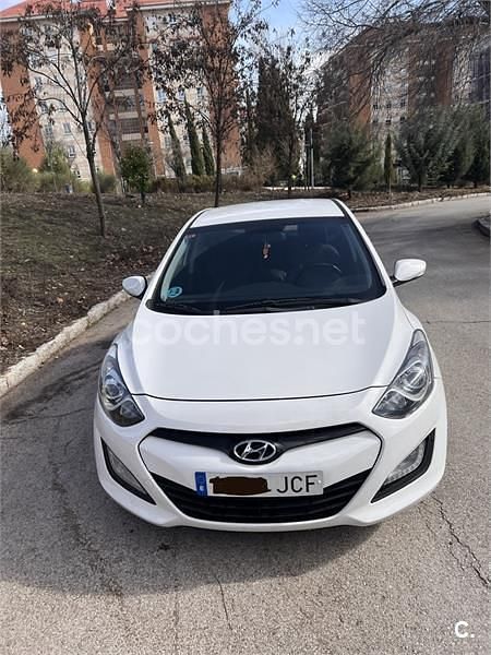 Usado Hyundai i30 100 HP (73 kW) 2015 Branco Sedan