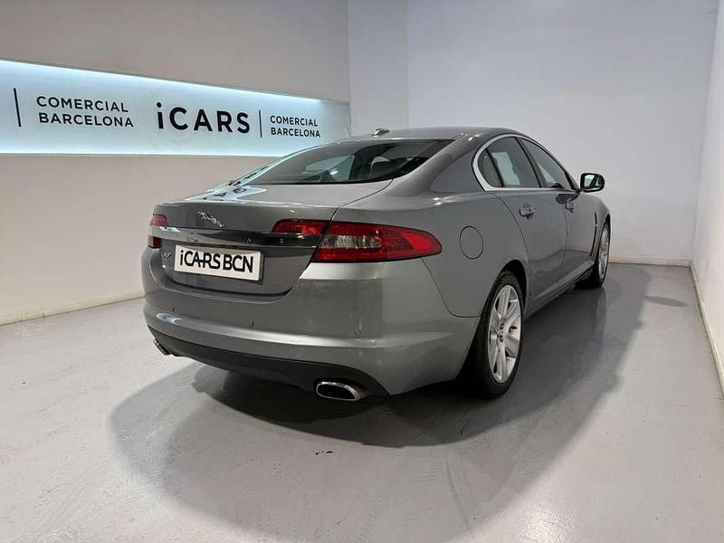 Usado Jaguar XF Premium Luxury 241 CV (177 kW) 2011 Plateado Berlina