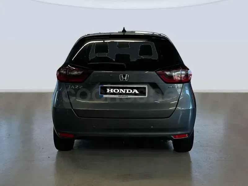 Usado Honda Jazz Executive 109 CV (80 kW) 2023 Gris / plata Utilitario