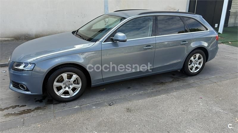Usado Audi A4 170 CV (125 kW) 2009 Azul Familiar