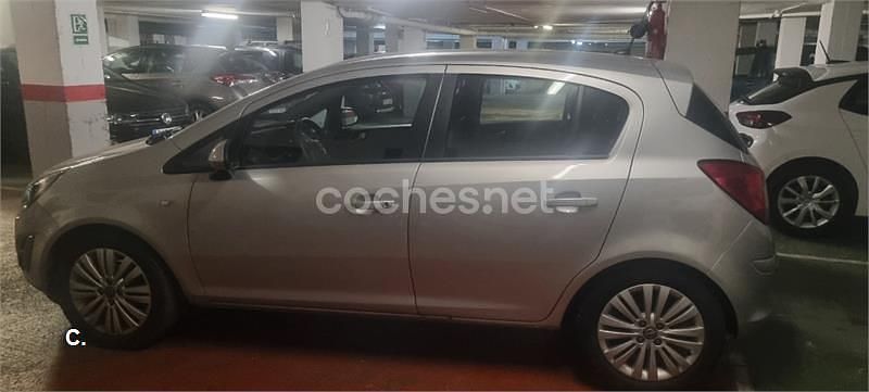 Usado Opel Corsa Selective 100 CV (73 kW) 2014 Gris / plata Berlina