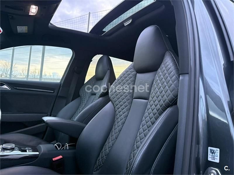 Usado Audi RS3 Performance 400 CV (294 kW) 2019 Gris / plata Berlina