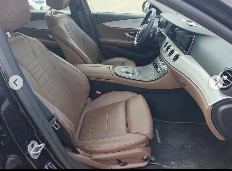 Usado Mercedes 220 194 CV (142 kW) 2021 Negro Familiar