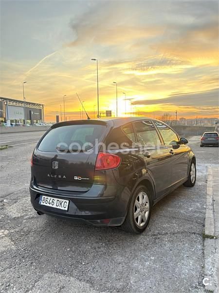 Negro Usado 2005 Seat Altea Reference Monovolumen | 4490 € (Precio justo) - Imagen 1/4