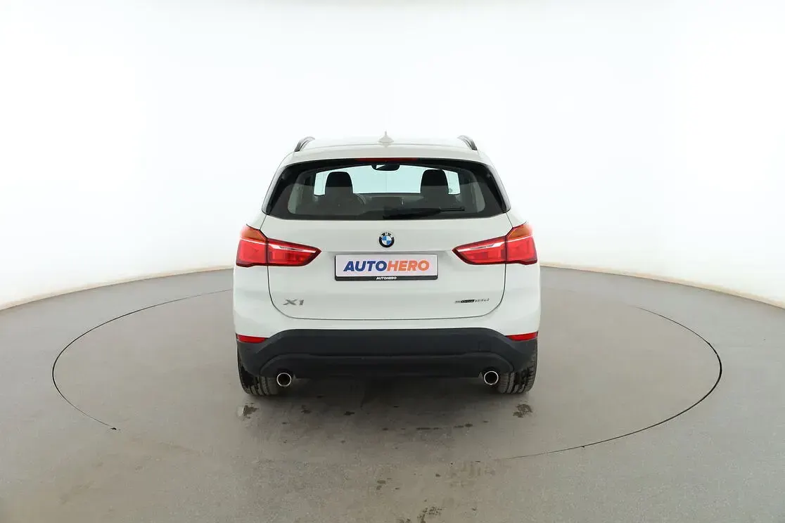 Usado BMW X1 Comfort Edition 150 CV (110 kW) 2018 Blanco SUV