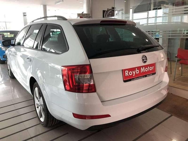 Usado Skoda Octavia Style 110 CV (80 kW) 2016 Blanco Utilitario