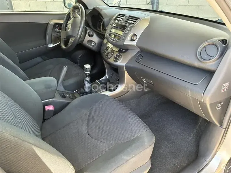 Usado Toyota RAV4 Advance 150 CV (110 kW) 2010 Gris / plata SUV