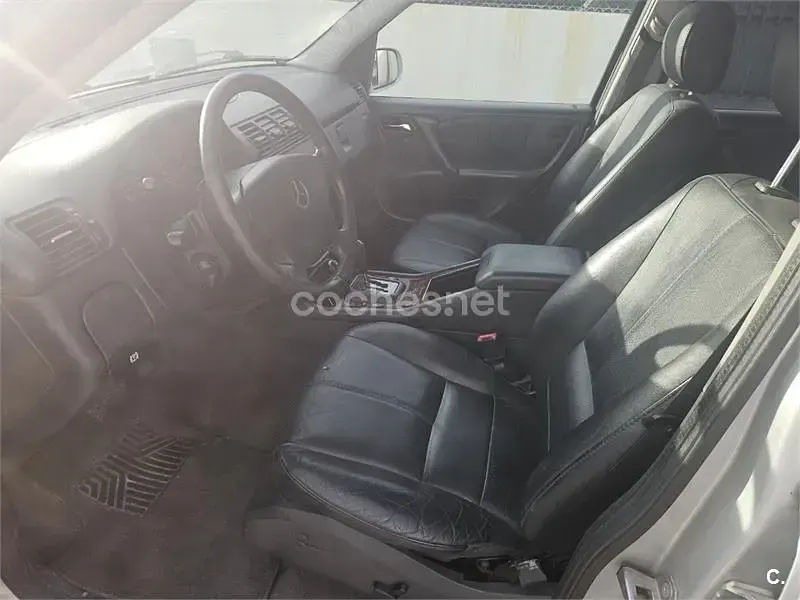 Usado Mercedes ML400 250 CV (183 kW) 2004 Gris / plata SUV