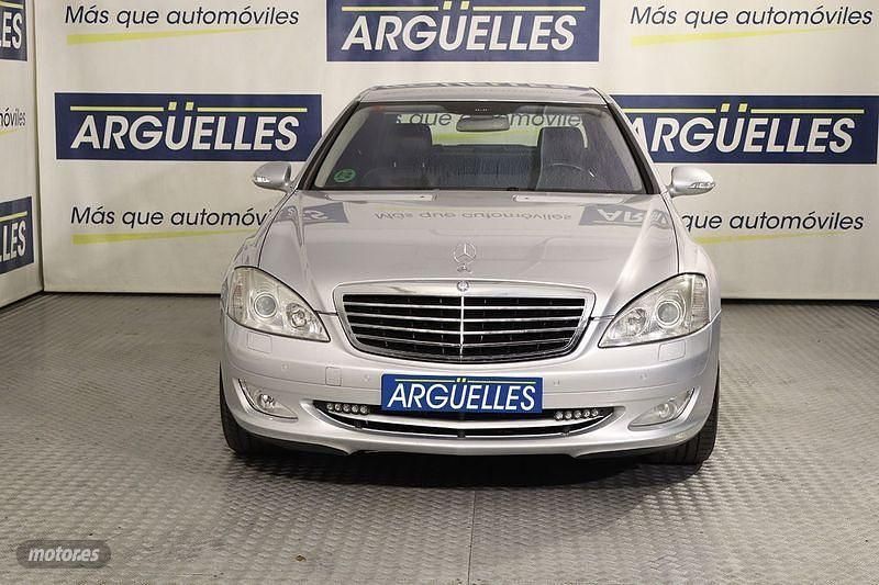 Usado Mercedes S500 388 CV (285 kW) 2007 Plateado Berlina