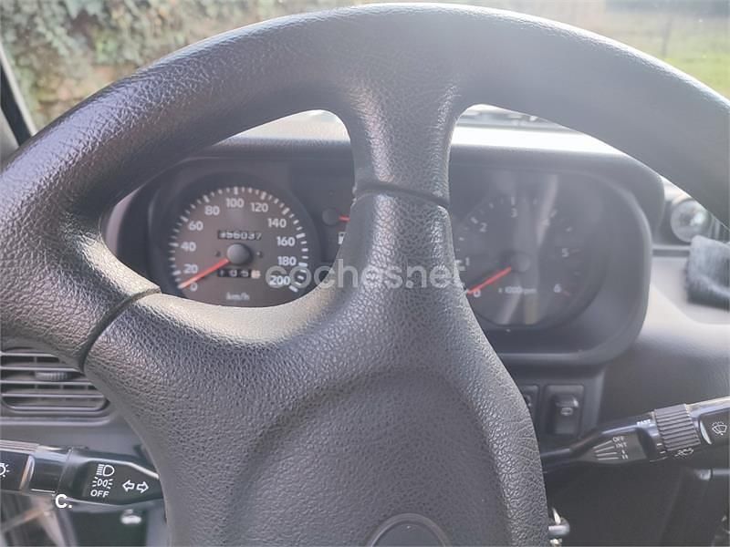 Usado Galloper Exceed 105 CV (77 kW) 1999 Gris / plata SUV