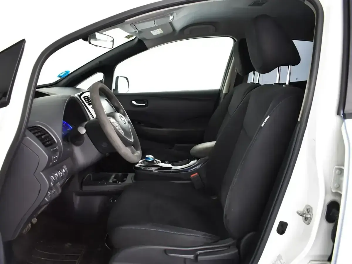 Usado Nissan Leaf Acenta 80 kW (109 CV) 2016 Blanco Utilitario